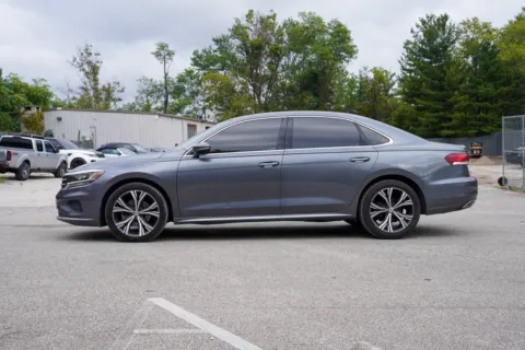 More photos of 2021 Volkswagen Passat 2.0T SE at Foreign Auto Connect, IN