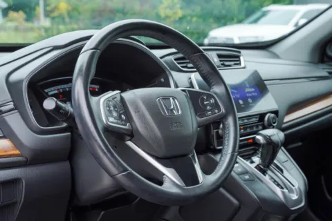 More photos of 2017 Honda CR-V Touring at Foreign Auto Connect, IN