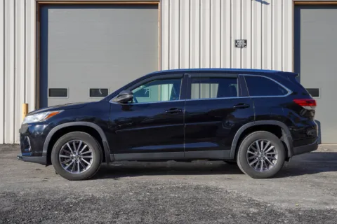 More photos of 2019 Toyota Highlander XLE at Foreign Auto Connect, IN