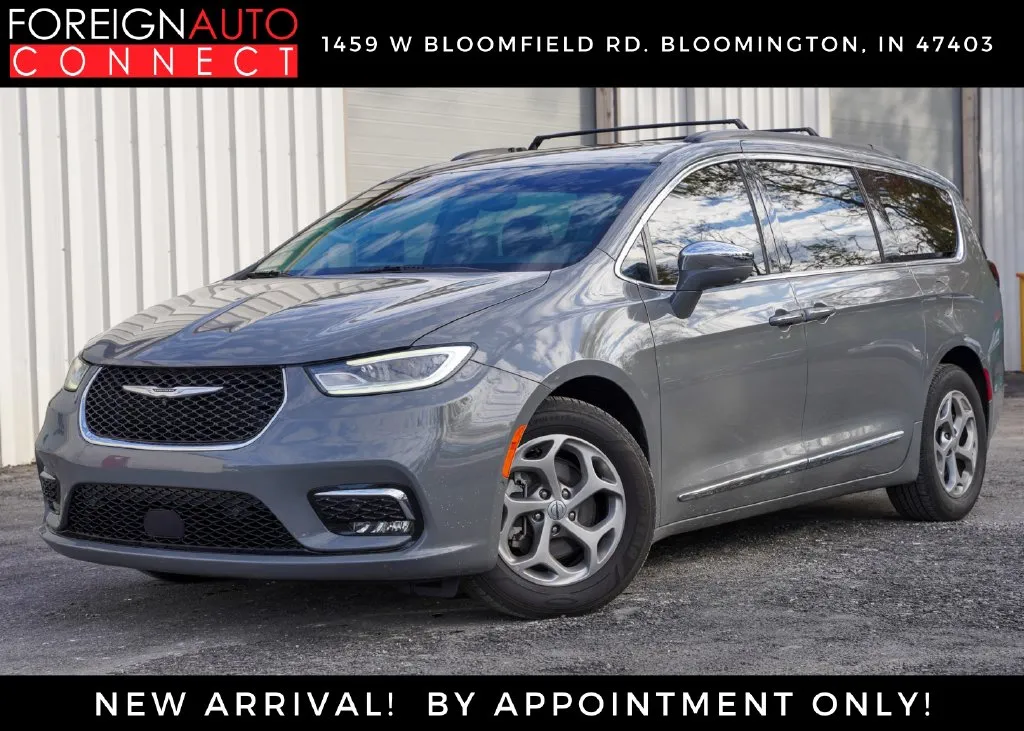 Gray 2022 Chrysler Pacifica Limited for sale in Bloomington, IN