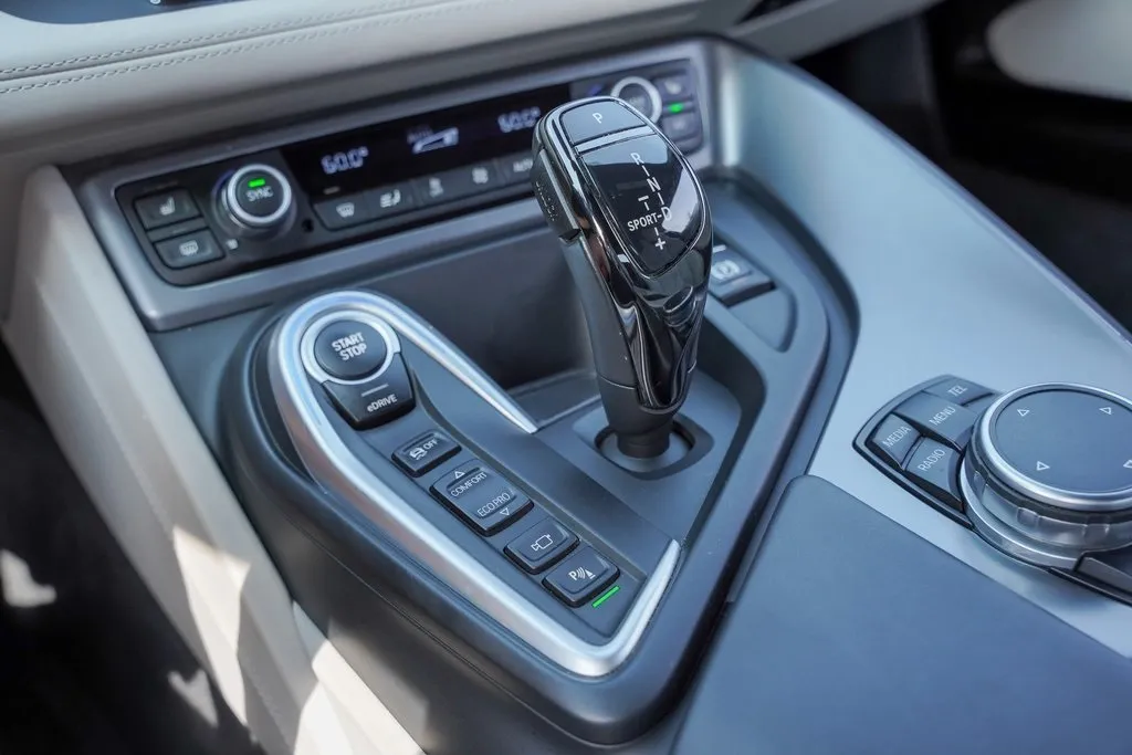 2015 Bmw i8 8-Series photo 34