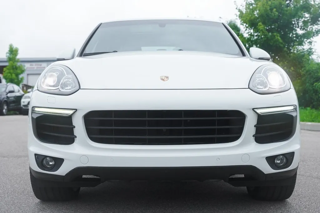 2018 Porsche Cayenne Base Platinum Edition photo 39