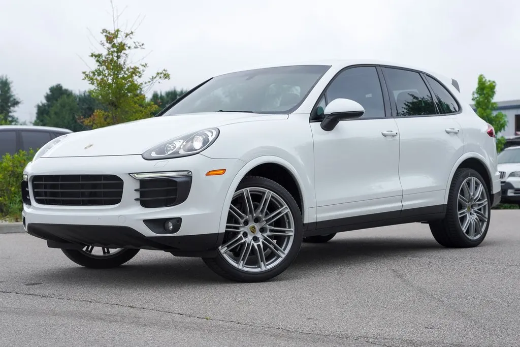 2018 Porsche Cayenne Base Platinum Edition photo 17