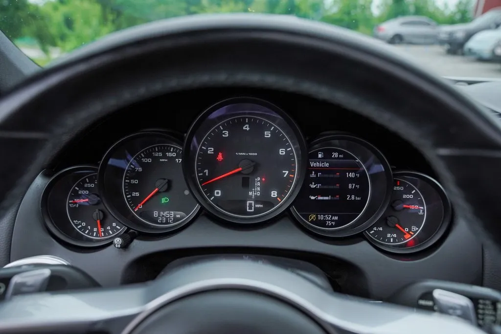 2018 Porsche Cayenne Base Platinum Edition photo 41