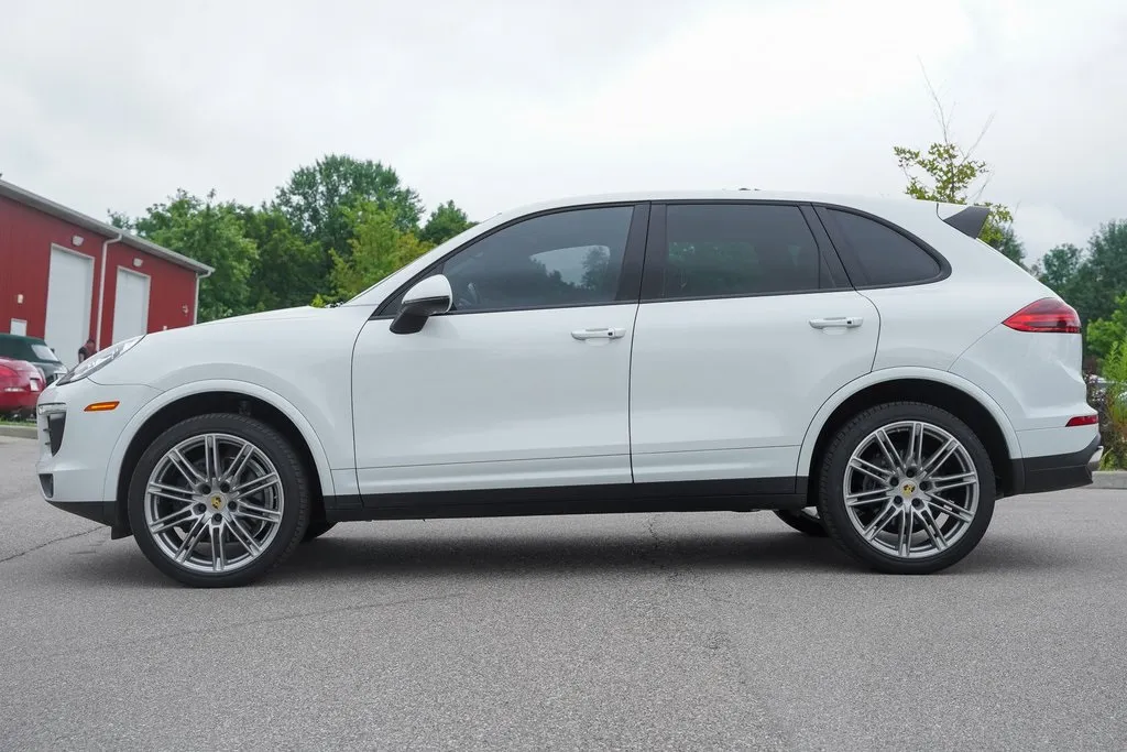 2018 Porsche Cayenne Base Platinum Edition photo 36
