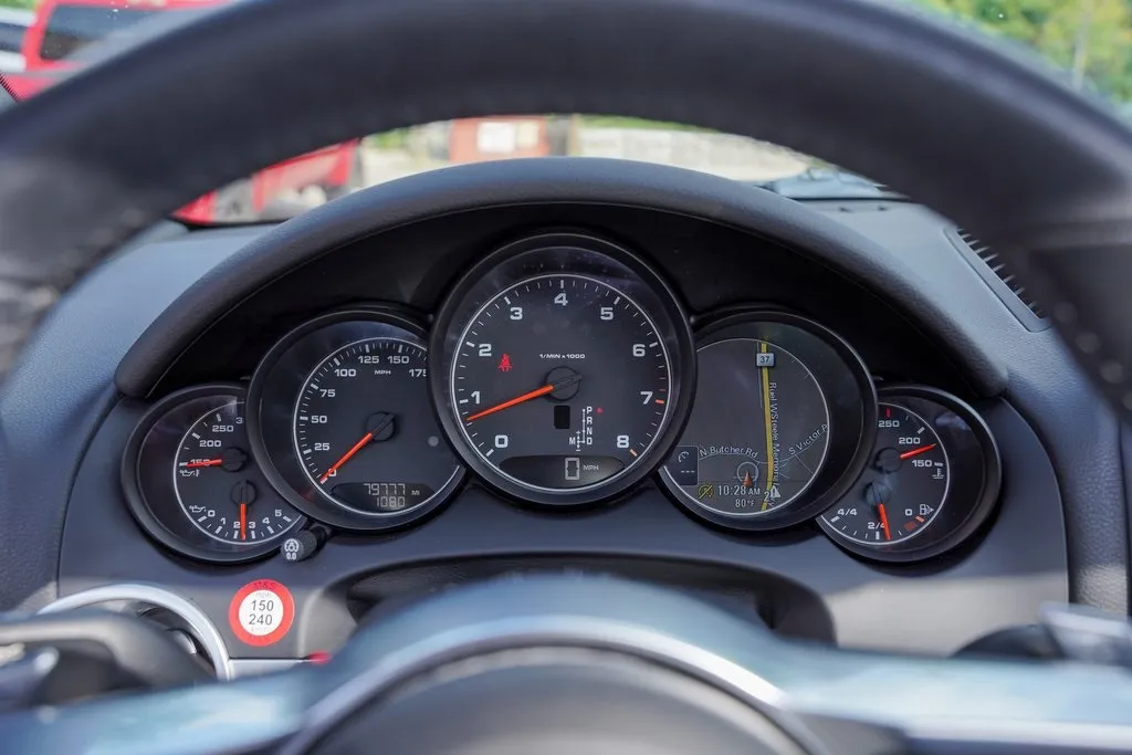 2016 Porsche Cayenne Base photo 37
