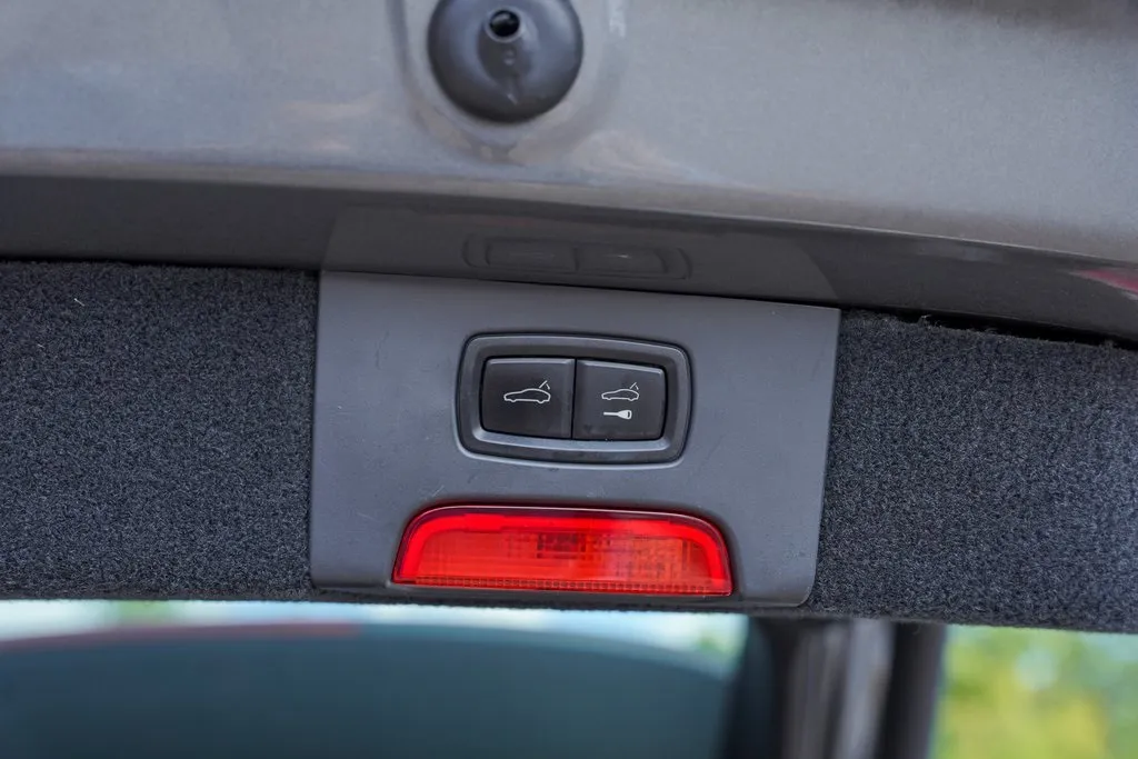 2016 Porsche Cayenne Base photo 29