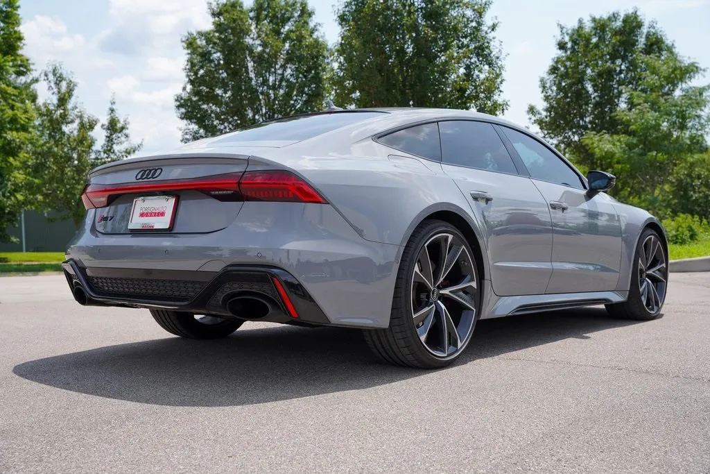 2022 Audi RS 7 Avant Base photo 20