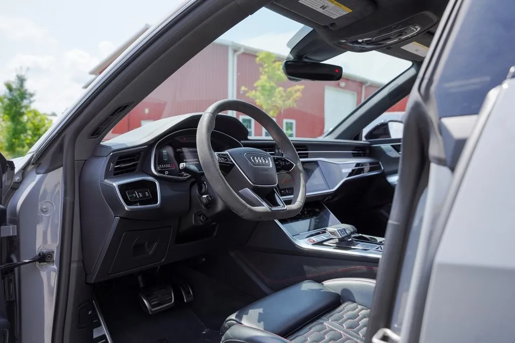 2022 Audi RS 7 Avant Base photo 22