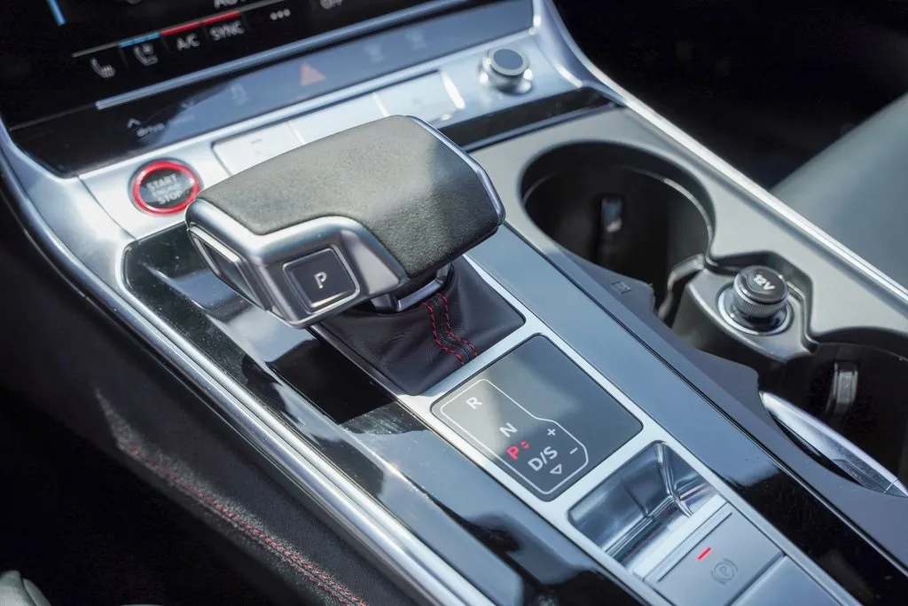 2022 Audi RS 7 Avant Base photo 11