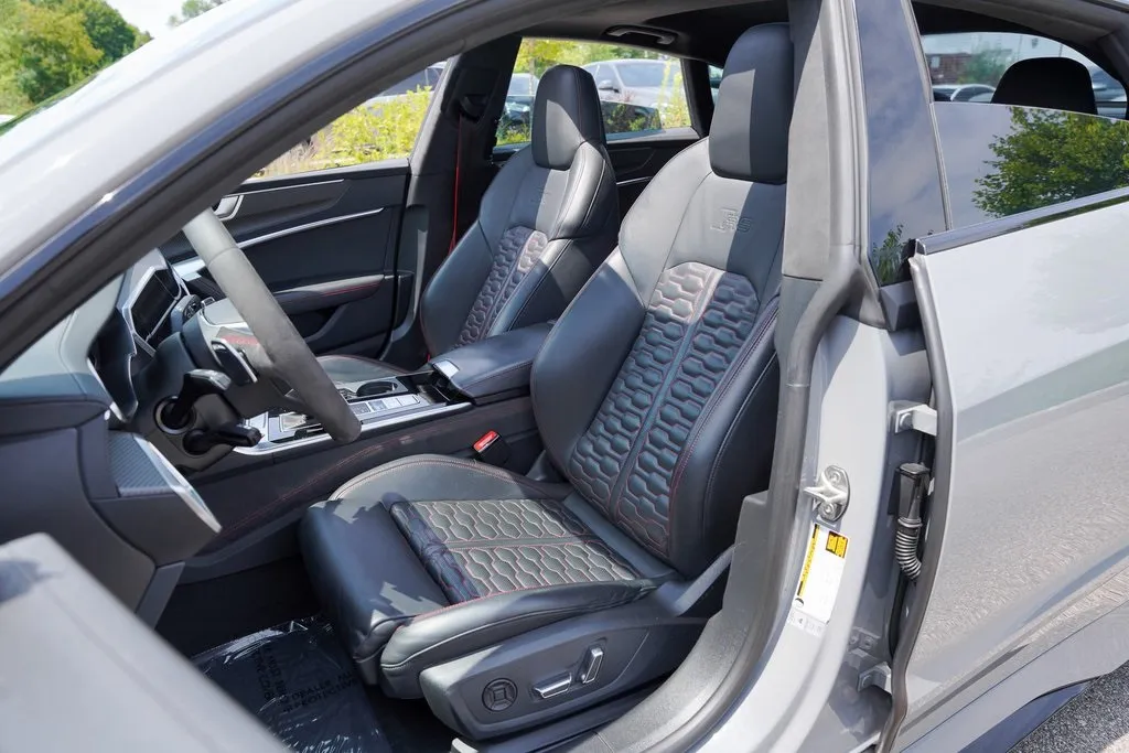 2022 Audi RS 7 Avant Base photo 29