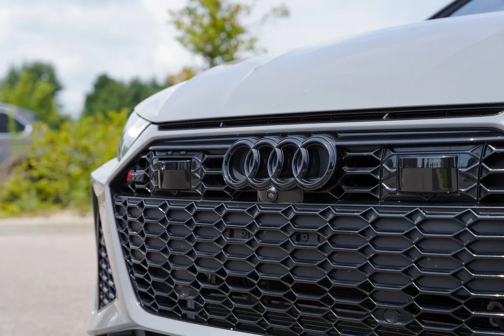2022 Audi RS 7 Avant Base photo 2