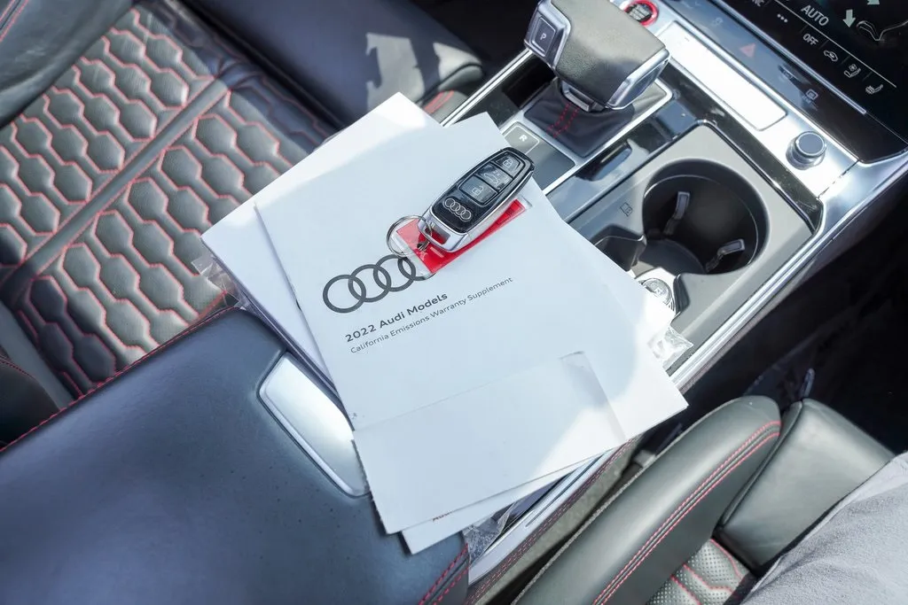 2022 Audi RS 7 Avant Base photo 17