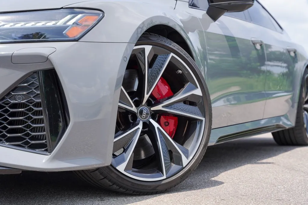 2022 Audi RS 7 Avant Base photo 37