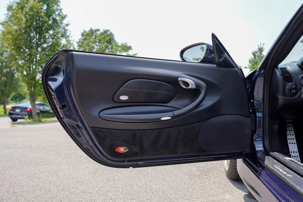 2000 Porsche 911 4 photo 12
