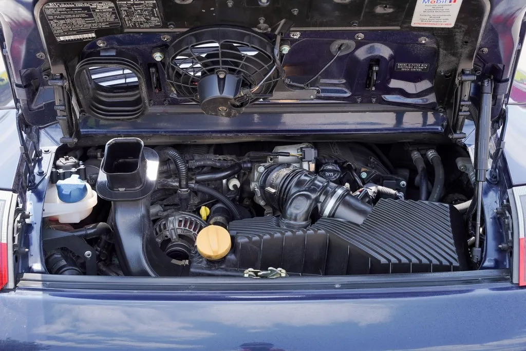 2000 Porsche 911 4 photo 25
