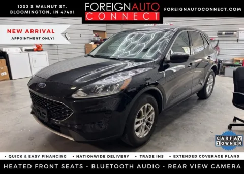 Black 2020 Ford Escape SE for sale in Bloomington, IN