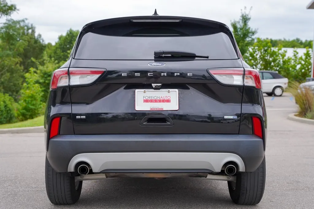 2020 Ford Escape SE photo 2