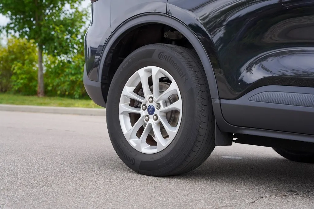2020 Ford Escape SE photo 3