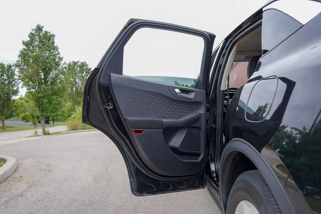 2020 Ford Escape SE photo 38