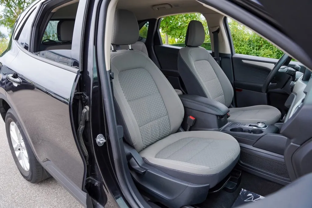 2020 Ford Escape SE photo 11