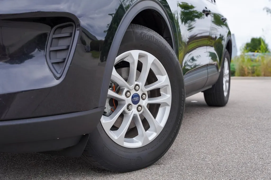2020 Ford Escape SE photo 28