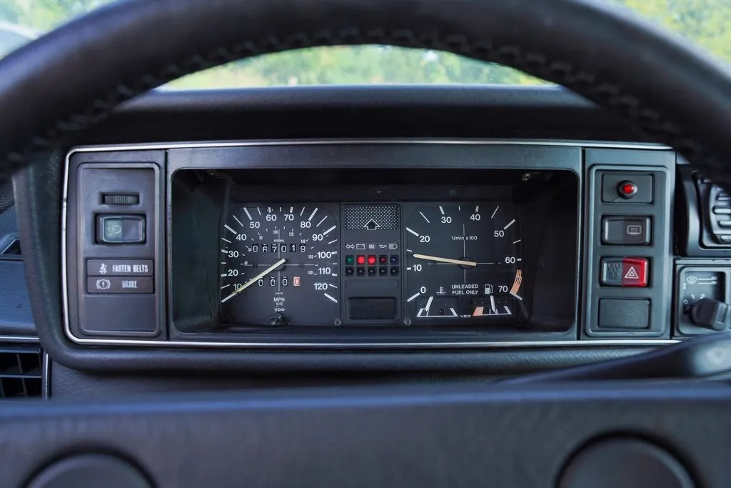 1987 Volkswagen Cabrio Base photo 7