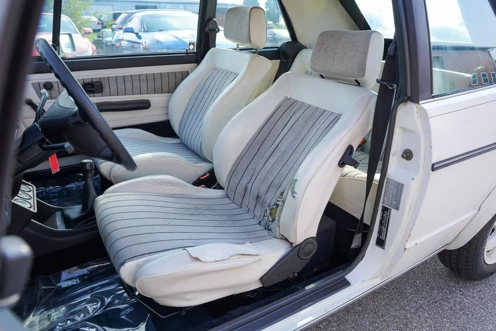 1987 Volkswagen Cabrio Base photo 15
