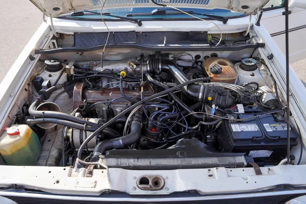 1987 Volkswagen Cabrio Base photo 9