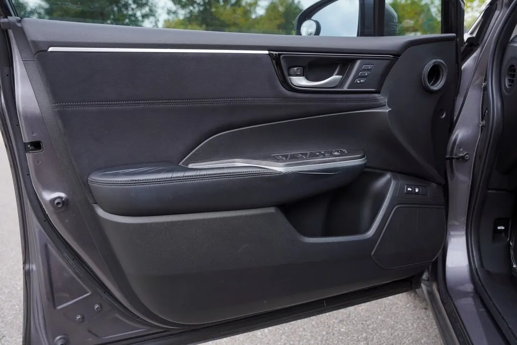 2018 Honda Clarity Plug-In Hybrid Touring photo 4