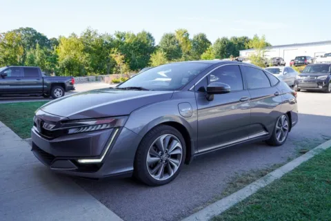 Photos of 2018 Honda Clarity Plug-In Hybrid Touring for sale in Bloomington, IN at Foreign Auto Connect