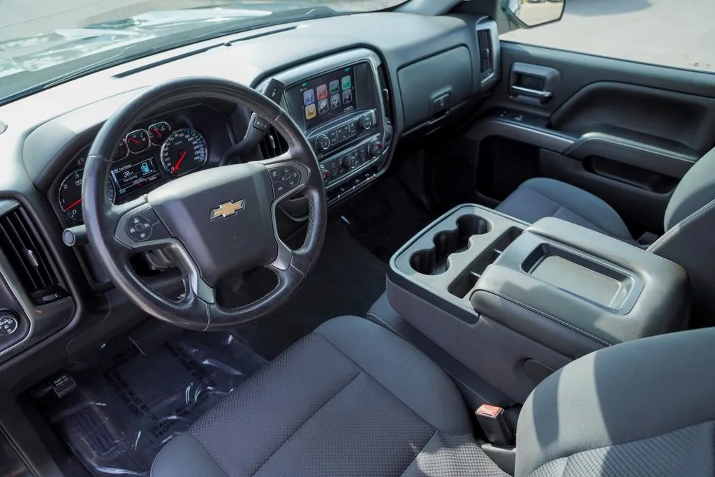 2018 Chevrolet Silverado 1500 LT photo 6