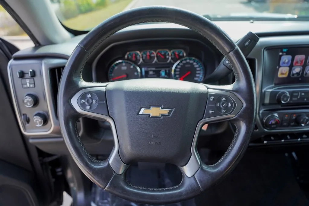 2018 Chevrolet Silverado 1500 LT photo 16