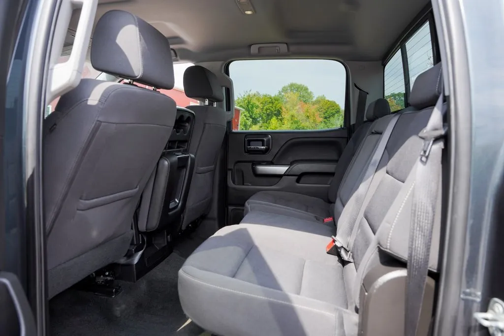 2018 Chevrolet Silverado 1500 LT photo 9