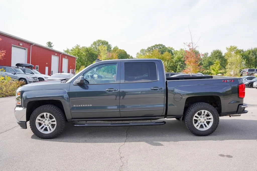 2018 Chevrolet Silverado 1500 LT photo 12