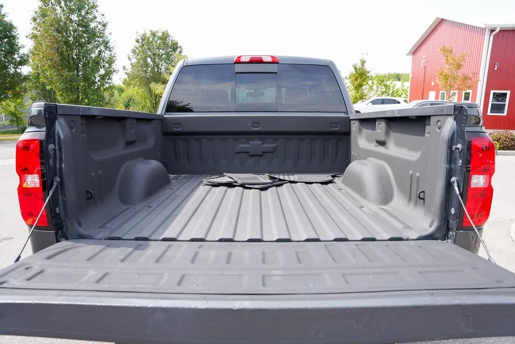 2018 Chevrolet Silverado 1500 LT photo 13