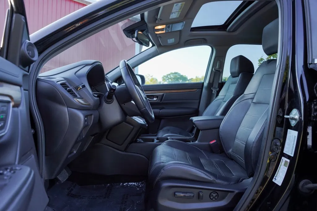 2017 Honda CR-V Touring photo 13