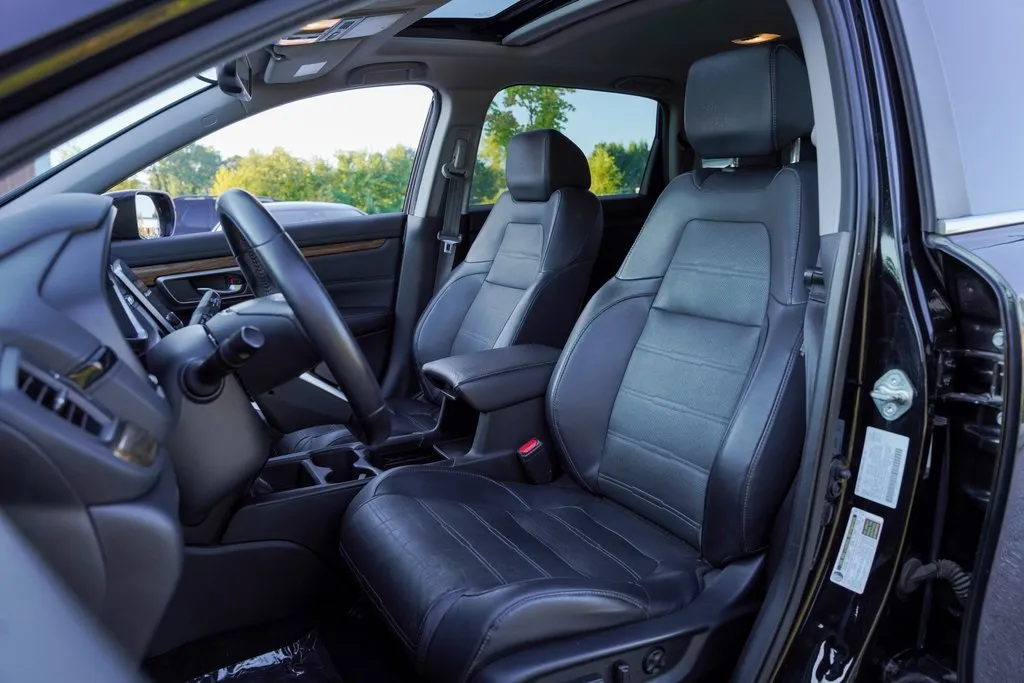 2017 Honda CR-V Touring photo 23