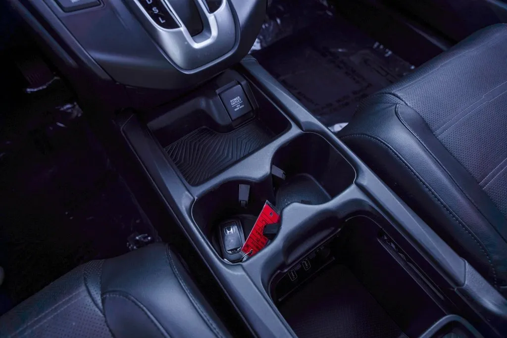 2017 Honda CR-V Touring photo 16