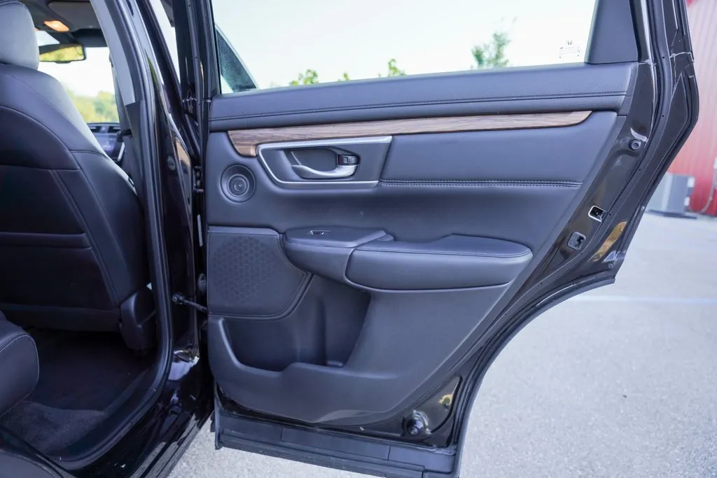 2017 Honda CR-V Touring photo 27