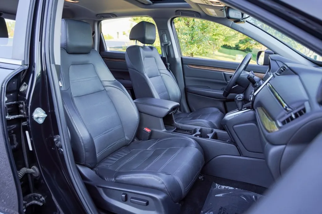 2017 Honda CR-V Touring photo 9