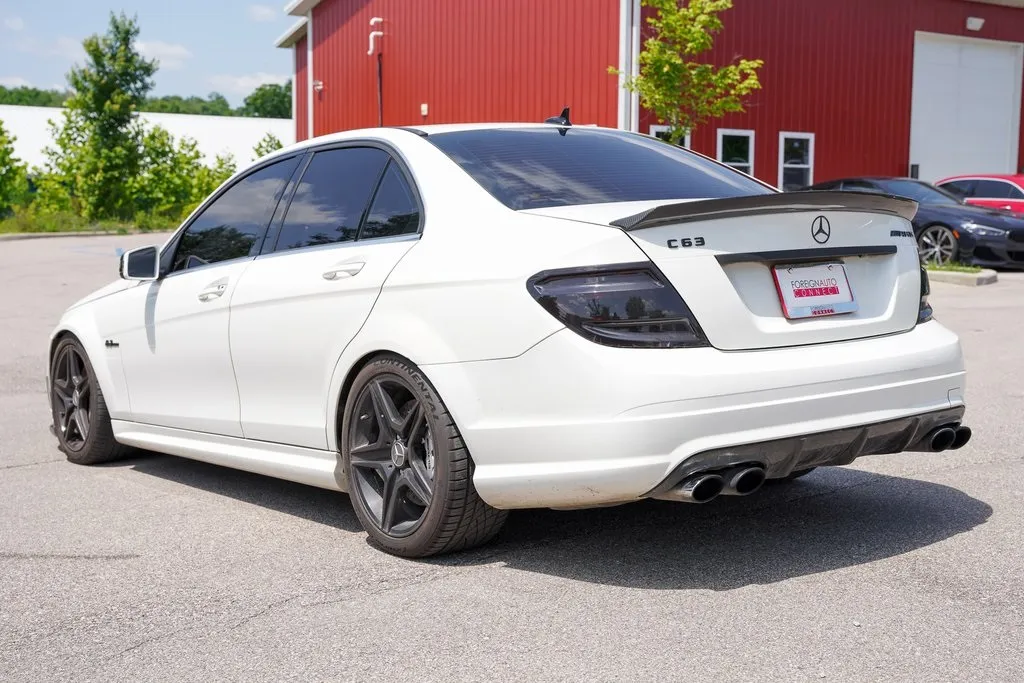 2010 Mercedes Benz C 63 AMG photo 2