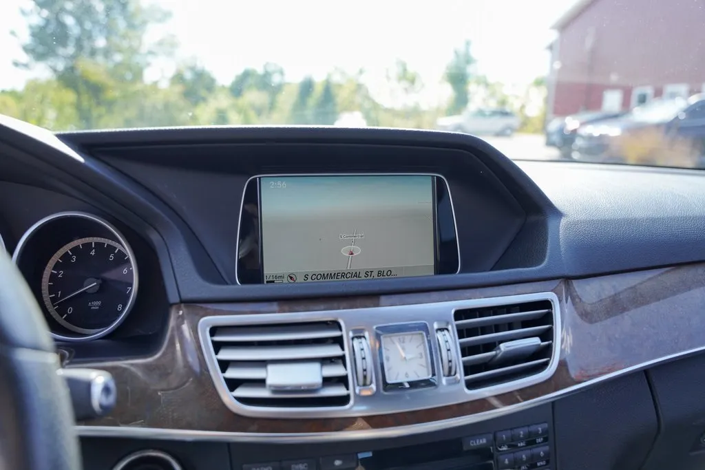 2014 Mercedes Benz E 350 photo 19