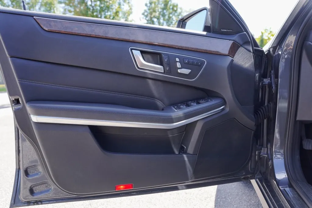 2014 Mercedes Benz E 350 photo 3
