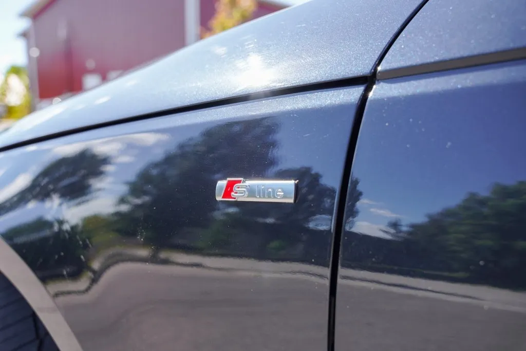 2017 Audi A4 2.0T Premium Plus photo 2
