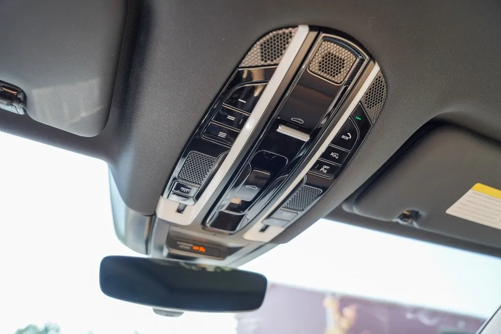 2021 Porsche Cayenne E-Hybrid Base photo 31
