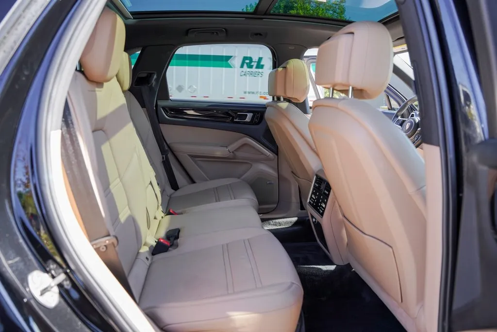 2021 Porsche Cayenne E-Hybrid Base photo 37