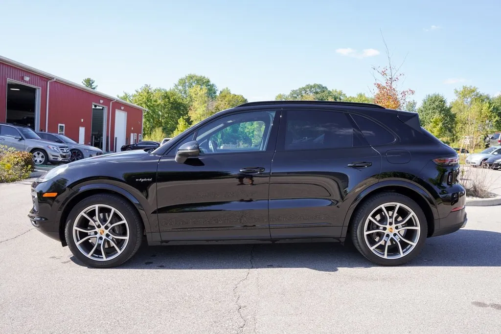2021 Porsche Cayenne E-Hybrid Base photo 13