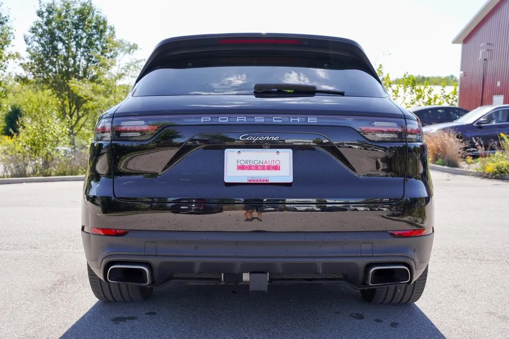 2021 Porsche Cayenne E-Hybrid Base photo 2