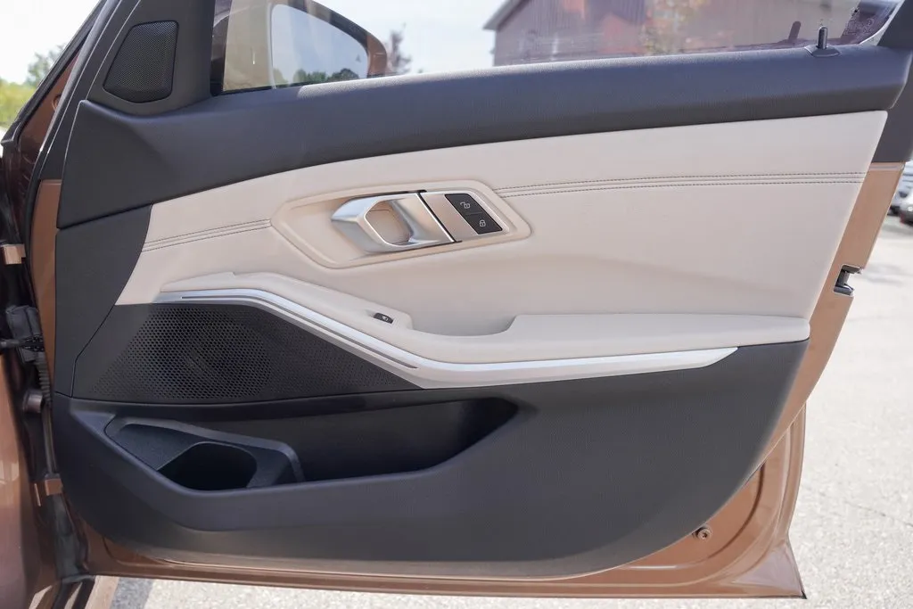 2020 Bmw 330i xDrive Sedan photo 11
